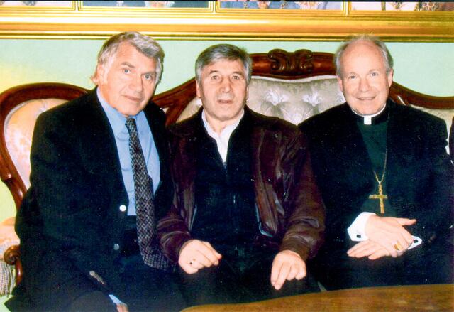 Sigi Bergmann und der legendäre Boxer Hans Orsolics bei einem Besuch bei Kardinal Christoph Schönborn im Erzbischöflichen Palais. | Foto: Privat