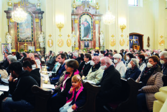 Große Freude in Pinkafeld. Zahlreiche SpenderInnen und Interessierte kamen zur Orgelweihe in die Pfarrkirche. | Foto: ELISABETH WERTZ