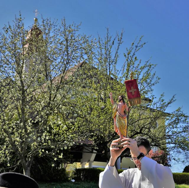 Am Ostersonntag wird die Christusstatue durch Eichkögl getragen. | Foto: Ingrid Donnerer