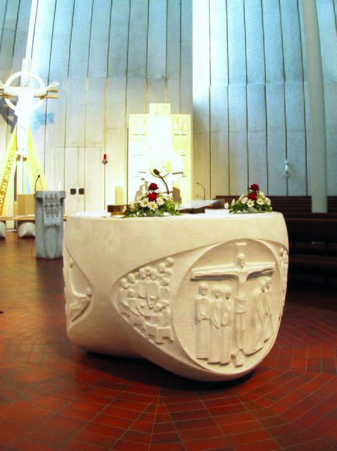 Stegersbach. Altarraumgestaltung aus Marmor.