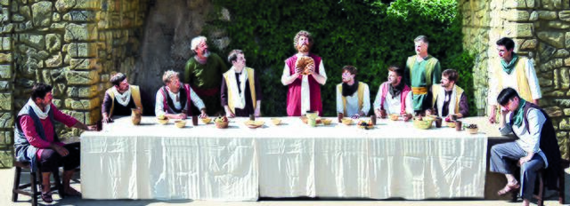 esus-Darsteller Rupert Kugler (im Bild beim letzten Abendmahl) legte seine Rolle hochemotional und temperamentvoll an. 400 Laiendarsteller (73 Sprechrollen) zeigten auf der Bühne ihr Können.
 | Foto: PASSIONSSPIELE ST. MARGARETHEN