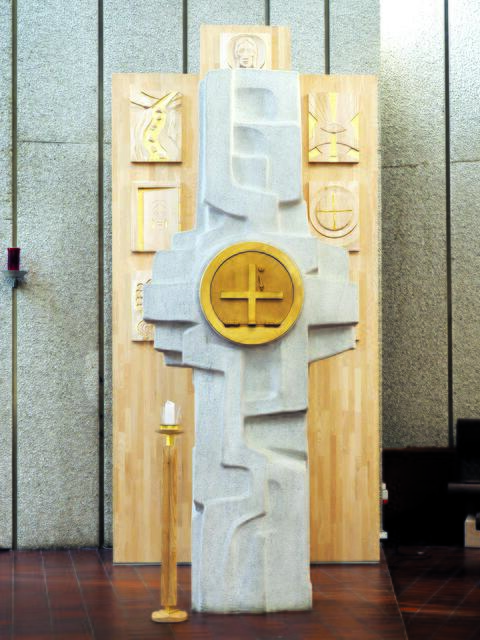 Stegersbach. Altarraumgestaltung aus Marmor.