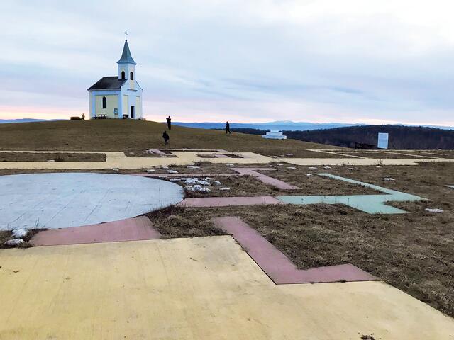 Am Michelberg im Weinviertel gibt es Ausgrabungen der ehemaligen barocken Wallfahrtskirche.  | Foto: privat