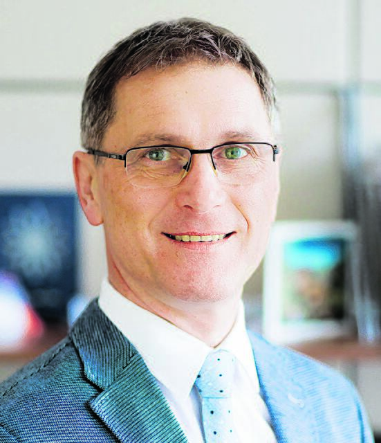 Wirtschaftsdirektor Andreas Ehart legt den Rechenschaftsbericht 2021 vor.  | Foto: Neuhold