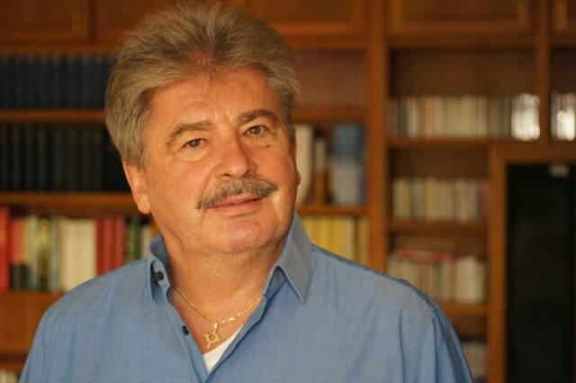 Józef Niewiadomski ist Dogmatikprofessor und war zuletzt an der Universität Innsbruck tätig.  | Foto: Cincelli/dibk.at