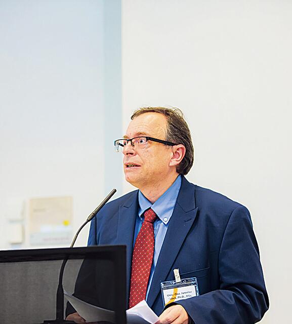 Jaroslav Šebek von der Tschechischen Akademie der Wissenschaften in Prag zog Parallelen zwischen Seipel und dem tschechischen Priesterpolitiker Jan Šrámek. | Foto: Neuhold