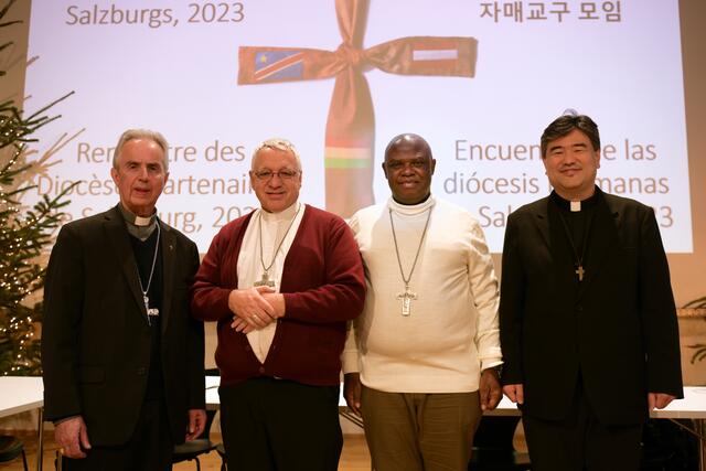 Weihbischof Hansjörg Hofer (Erzdiözese Salzburg), Bischof Robert Flock (Diözese San Ignacio de Velasco), Bischof Toussaint Iluku Bolumbu (Diözese Bokungu-Ikela) und Weihbischof Shin-Ho Chang Johannes Bosco (Erzdiözese Daegu).   | Foto: RB/hna