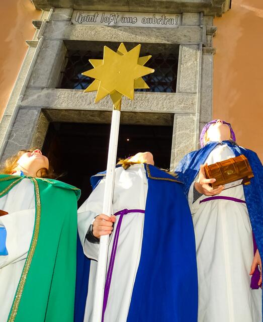 Danke für das Lied an die Muttergottes am orthodoxen Weihnachtsfest! In Frohnleiten machten auch Kinder aus der Ukraine aus dem Flüchtlingsquartier der Caritas mit und berührten die Herzen der Gottesdienstbesucher. | Foto: Peter Schlör