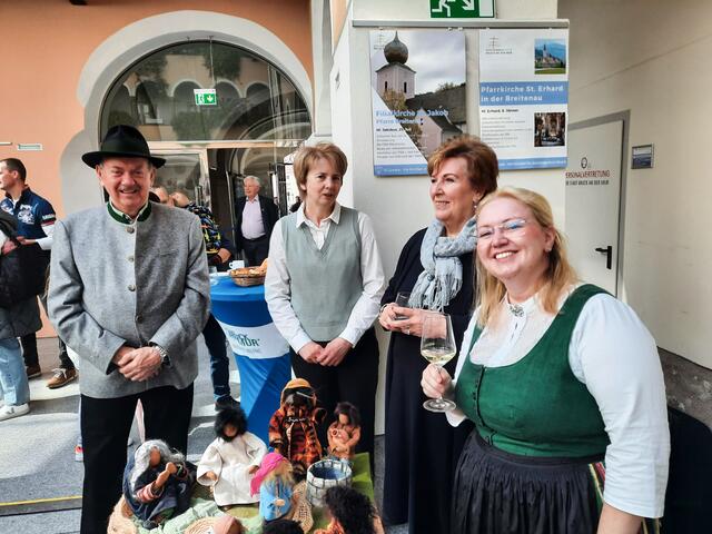 Im Rahmen des Festprogramms gab es auch biblische Figuren  – Seelsorgeraumleiter ist P. Clemens Grill, Handlungsbevollmächtigte für Pastoral Borka Simunic. | Foto: Pfarre Bruck an der Mur / Seehofer