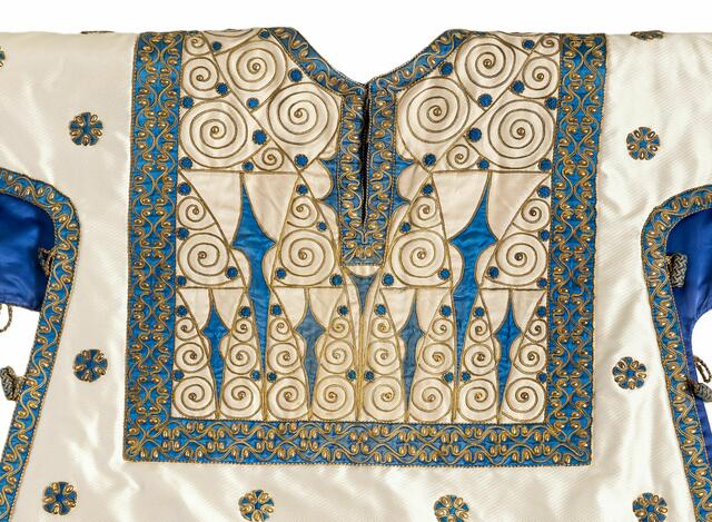 Dalmatik des sog. Marienornates, , Anton Hofer (Entwurf), 1911, Stift Klosterneuburg. | Foto: Museum am Dom