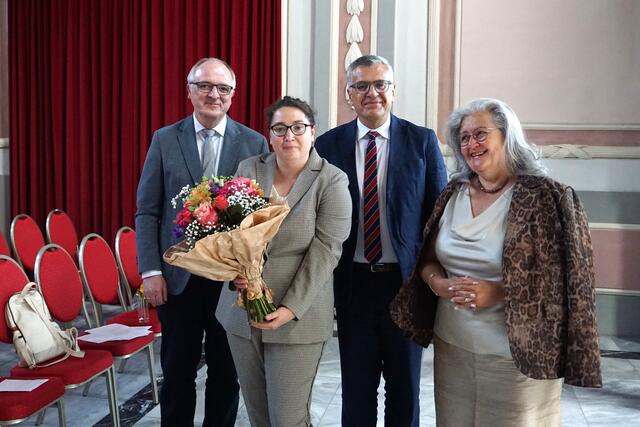 Willkommen. V. l. Christoph Heil, Katharina Pyschny, Dekan Pablo Argárate und Pyschnys Vorgängerin Irmtraud Fischer.