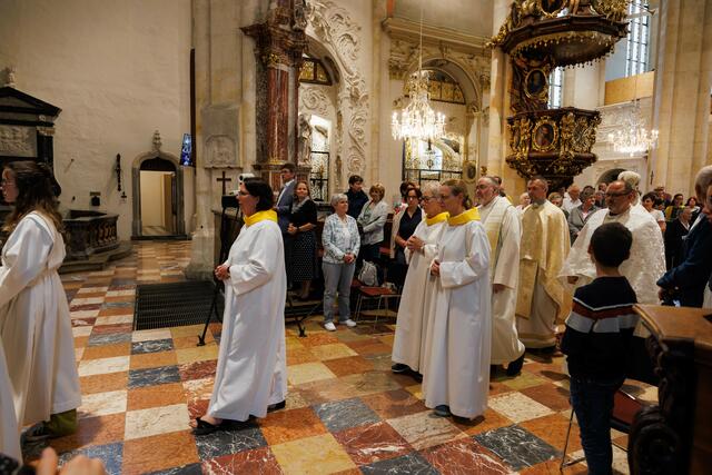 Einzug der liturgischen Dienste. | Foto: Neuhold