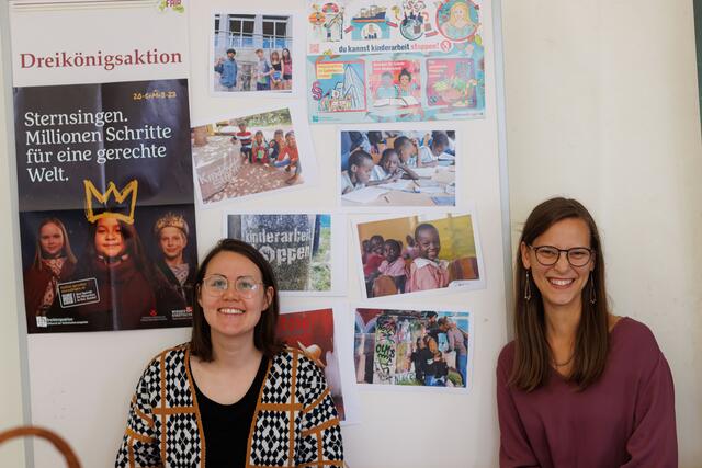 Katharina Albalkhi und Magdalena Edl für die Dreikönigsaktion - das Hilfswerk der Katholischen Jungschar. | Foto: Neuhold
