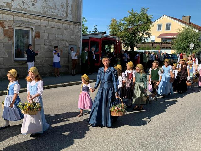 Wallfahrt der Goldhauben- und Trachtengruppe des Mostviertels. | Foto: Wolfgang Simlinger