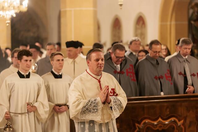 P. Michael Robitschko OSB vom Stift Admont, Prior der steirischen Grabesritter ist, hielt die Predigt bei der Vigil in der Franziskanerkirche am Freitag Abend. | Foto: Neuhold