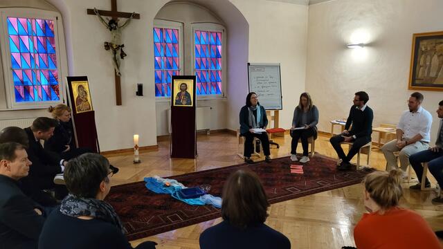 Gespräche und Workshops beim Symposium zum Jubiläum „60 Jahre Liturgiereform des II. Vatikanischen Konzils“. | Foto: Almer