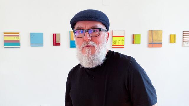 Heribert Friedl zeigt im KULTUM Sprachverdichtungen von ungeheurer Einfachheit und Schönheit.  | Foto: Rauchenberger