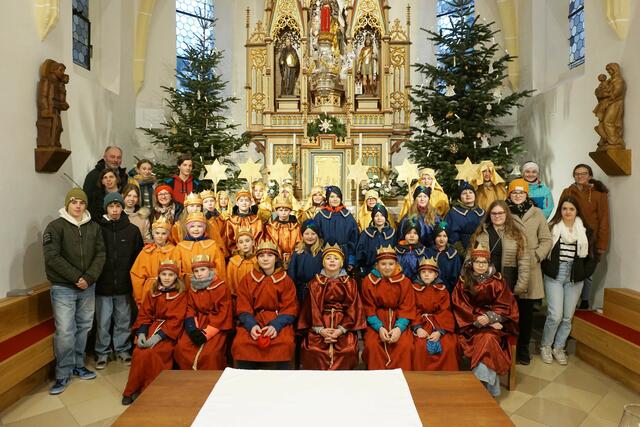  Am Dienstag, den 2.Jänner beteiligte sich auch heuer die Pfarre Reinsberg bei der Sternsingeraktion. | Foto: zVg