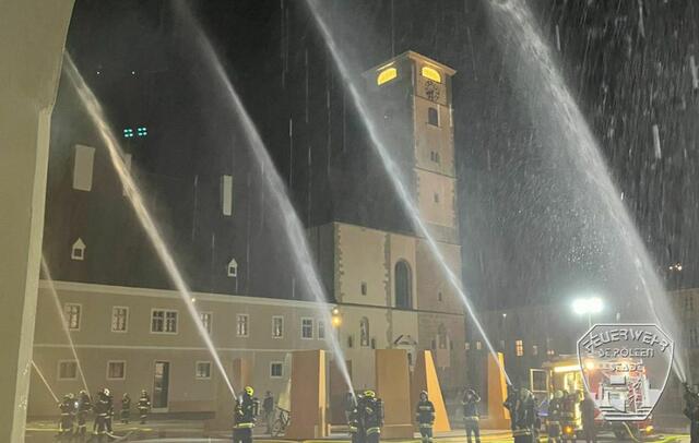Übung am St. Pöltner Domplatz | Foto: FF St. Pölten