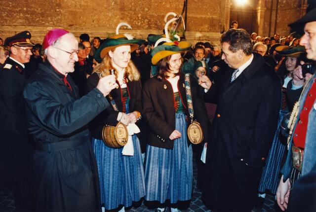 Nach der Bischofsweihe in Innsbruck. | Foto: Diözese Innsbruck
