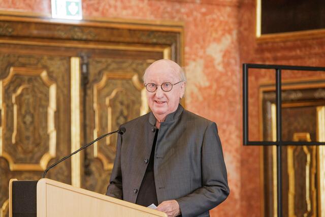 Jan-Uwe Rogge ermunterte zum gemeinsamen Lachen in der Familie.
 | Foto: Neuhold
