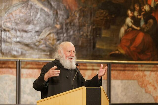 Pater Anselm Grün betonte die Kraft von Ritualen. Erziehungsexperte  | Foto: Gerd Neuhold - Sonntagsblatt für Steiermark