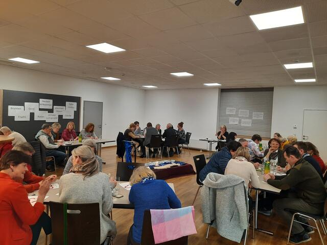 Einkehrtage. Regelmäßig gibt es im Seelsorgeraum Einkehrtage für Pfarrgemeinderätinnen und -räte und alle die einen liturgischen Dienst, wie KommunionhelferInnen, LektorInnen etc., ausüben. Beim Einkehrtag 2023 ging es um das Thema „MEHR Leben durch den Glauben“. | Foto: SR