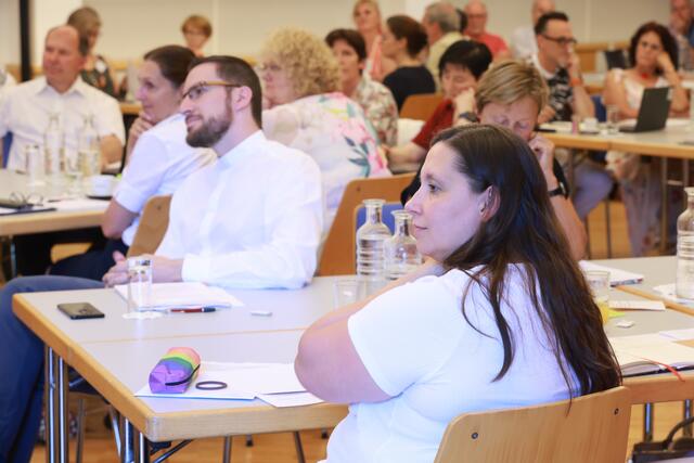 Patrick Schützenhofer, CRSA., (l.) und Gudrun Isak (r.) leiten die Arbeitsgruppen zur Sakramentenpastoral. | Foto: Gerd Neuhold/Sonntagsblatt