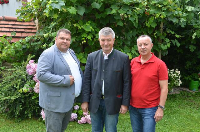 Das Seelsorgeraum-Führungsteam im SR Termenland besteht aus (v. l.) Michael Gruber als Handlungsbevollmächtigter für Verwaltung, Pfarrer Alois Schlemmer als Leiter des Seelsorgeraums und Gerhard Weber als Handlungsbevollmächtigter für Pastoral. | Foto: Pfarre Fürstenfeld