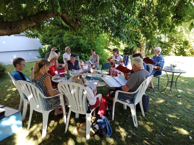 Komm, sing mit! Seit mehr als drei Jahren wird an jedem 2. Donnerstag im Monat in Hainersdorf gesungen. Alle Interessierten im Seelsorgeraum und darüber hinaus sowie jeder Ton sind herzlich willkommen. Start nach der Sommerpause ist am 12. September um 17 Uhr in der Georgshalle. | Foto: Stampfl