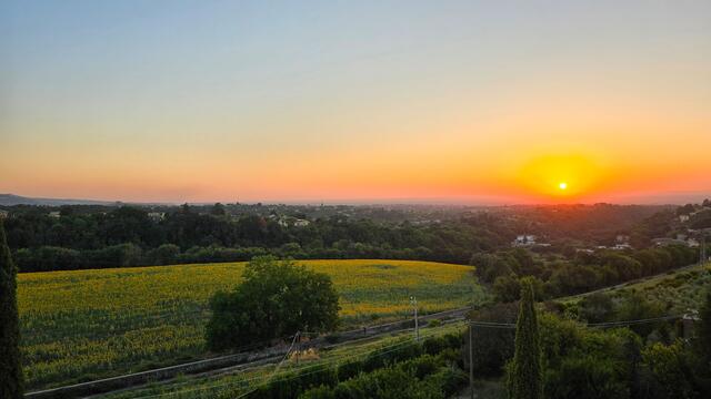 Einen wunderschönen Sonnenuntergang hat unser Bischof in seinem Urlaub in Latium östlich von Rom festgehalten.  | Foto: W. Krautwaschl
