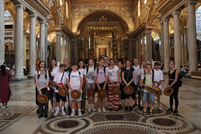 Gruppe aus dem SR-Kaiserwald beim Besuch von Sehenswürdigkeiten und Kirchen in Rom. | Foto: Michael Fürnschuß