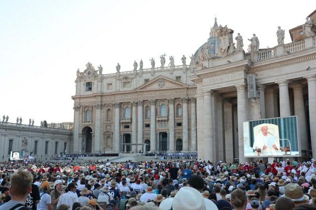 Audienz mit Papst Franziskus. | Foto: Michael Fürnschuß
