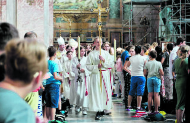 Einzug zur Messe für die österreichischen Ministrantenwallfahrts-Delegationen in die römische Basilika "Santa Maria degli Angeli e dei Martiri". | Foto: Pfarrverband Melk-St. Kolomann