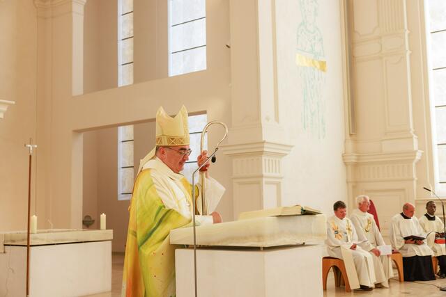 In seiner Predigt hob er den wichtigen Dienst der ReligionslehrerInnen hervor - an der Kirche, der Gesellschaft und vor allem an den Kindern! | Foto: Gerd Neuhold - Sonntagsblatt für Steiermark