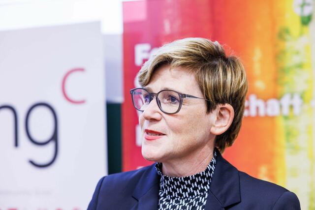 Die Leiterin der ORF-Abteilung Religion und Ethik, Barbara Krenn, gebürtige Judenburgerin, moderierte den Abend.  | Foto: Gerd Neuhold - Sonntagsblatt für Steiermark 