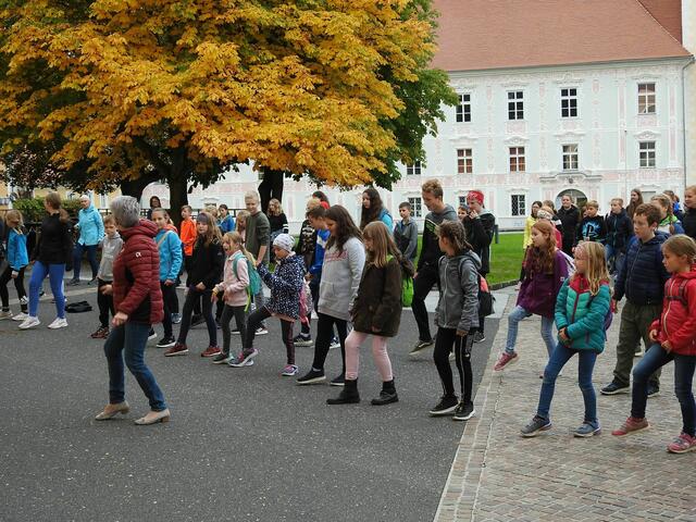 Spielefest der Katholischen Jungschar und der Minis im SR – ein Highlight im Jungscharjahr. Ob als Startfest im Herbst oder als krönender Abschluss vor den Ferien im Sommer – Kinder aus allen Pfarren sind dabei und dürfen bei verschiedenen Stationen ihre Kreativität und ihre Fähigkeiten spielen lassen.  | Foto: Romirer