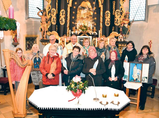 Die Adventzeit ist auch eine Zeit der Umkehr, gemäß dem Wort von Jesus: „Kehrt um und glaubt an das Evangelium“ (Markus 1,15). Priester, wie der erfahrene Amstettner Salesianerpater Sigi Müller, laden zur Beichte und zur Aussprache ein.  | Foto: Wolfgang Zarl