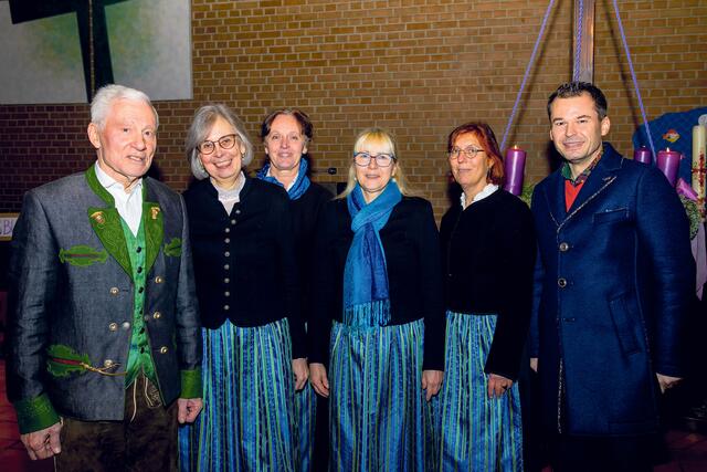 Viele kamen zum Adventkonzert des Kremser Vocalensembles in der Pfarrkirche Krems-St. Paul.  | Foto: Jürgen Übl