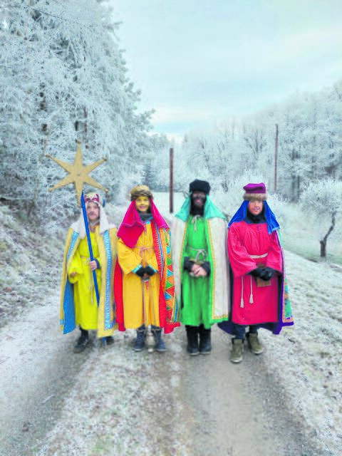 Die wetterfesten Sternsinger von Röhrenbach waren drei Tage unterwegs und sammelten für die Dreikönigsaktion. | Foto: Anita Kopper