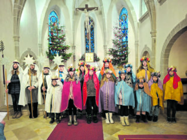 Sternsinger in der Pfarrkirche Münchreith. Die diesjährige Dreikönigsaktion stand unter dem Motto „Sternsingen für eine gerechte Welt, gemeinsam Gutes tun." | Foto: Österreicher