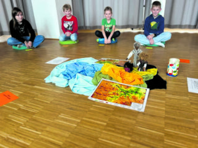 Start in die neue Woche: der Morgenkreis in der MS Rappottenstein.
 | Foto: MS Rappottenstein