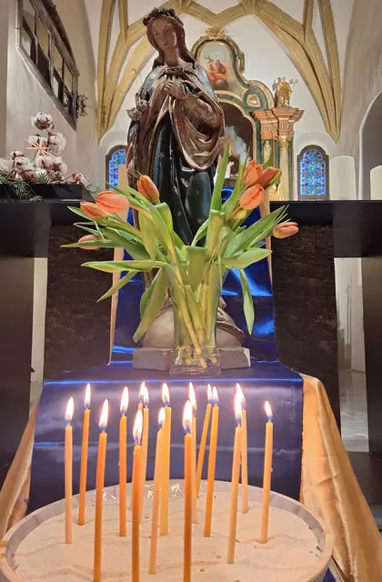 OBDACH. Alles schön vorbereitet für einen segensvollen Lichtmess-Gottesdienst in der Pfarrkirche Obdach. | Foto: A. Koini