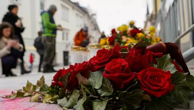Kerzen, Blumen und Fassungslosigkeit. Beim Amoklauf eines 23-Jährigen in Villach starb am 15. Februar ein Schüler, fünf weitere Personen wurden teils schwer verletzt. Kirchen und Religionsgemeinschaften verurteilen aufs Schärfste, bieten Seelsorge, psychologische Beratung an und rufen auf zu gesellschaftlichem Miteinander.  | Foto: LPD Kärnten/Vouk