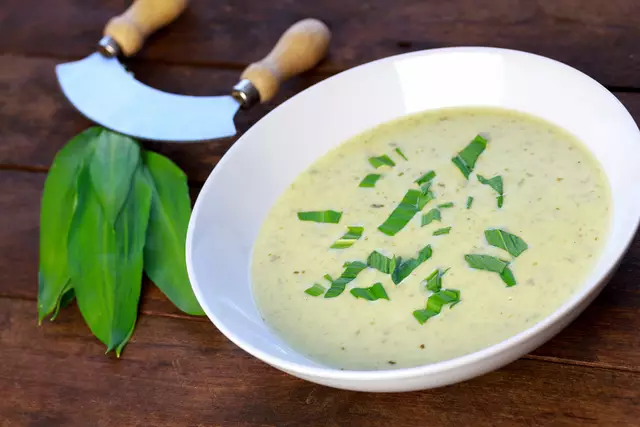 Bärlauchsuppe | Foto: iStock/juefraphoto