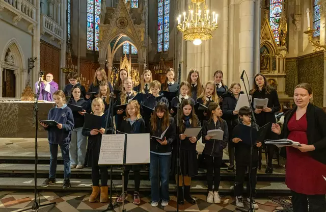 SchülerInnen des Sacré Coeur Graz und der Riedenburg in Bregenz gestalteten die Festmesse bei der Tagung der Vereinigung der Ordensschulen Österreichs musikalisch. | Foto: Velchev