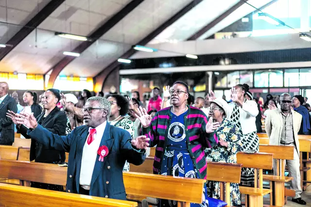 Katholische Gemeinde während eines Gottesdienstes in Südafrika | Foto: Roberta Ciuccio/AFP/picturedesk.com
