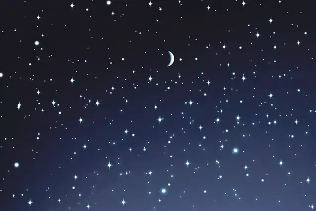 Toni und ihre beste Freundin funken in den Himmel.

 | Foto:  by-studio/Adobe Stock