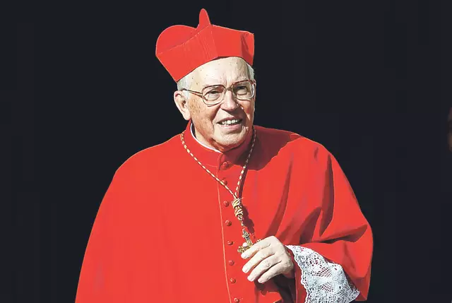 Wichtigste Aufgabe von Kardinaldekan Giovanni Battista Re ist, in der Zeit ohne Papst das „Interims-Kabinett“ der Kirche zu führen.
 | Foto: Paul Haring/KNA
