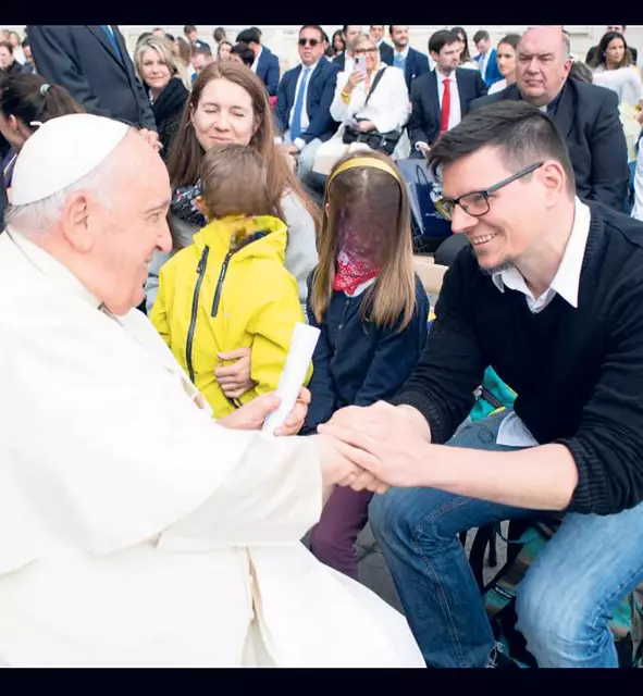 Dem früheren Präsidenten der Katholischen Aktion St. Pölten, Armin Haiderer, wurde als Dank für sein Engagement eine Audienz ermöglicht. | Foto: Vaticanmedia